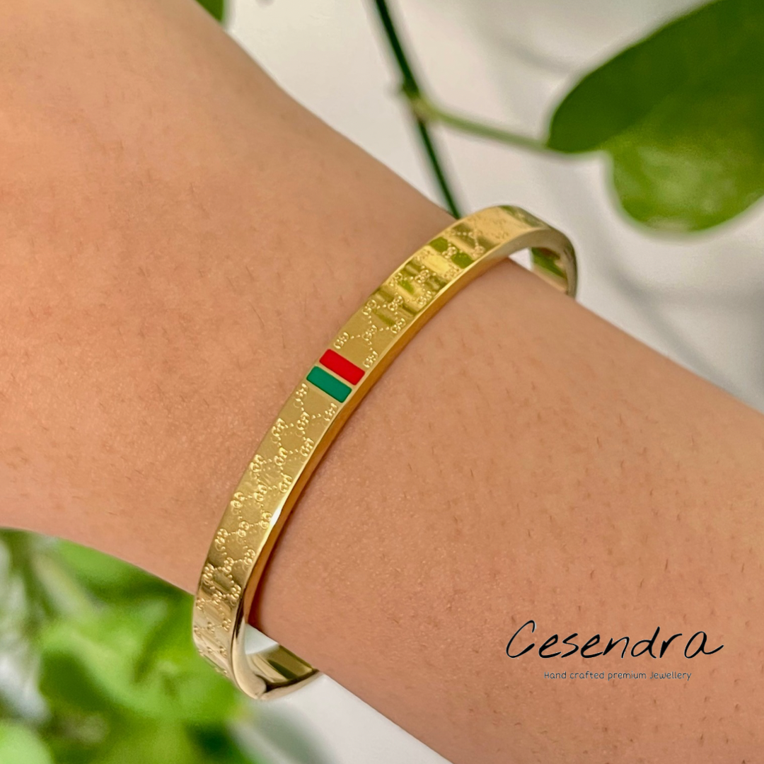 Textured Bangle - 18K