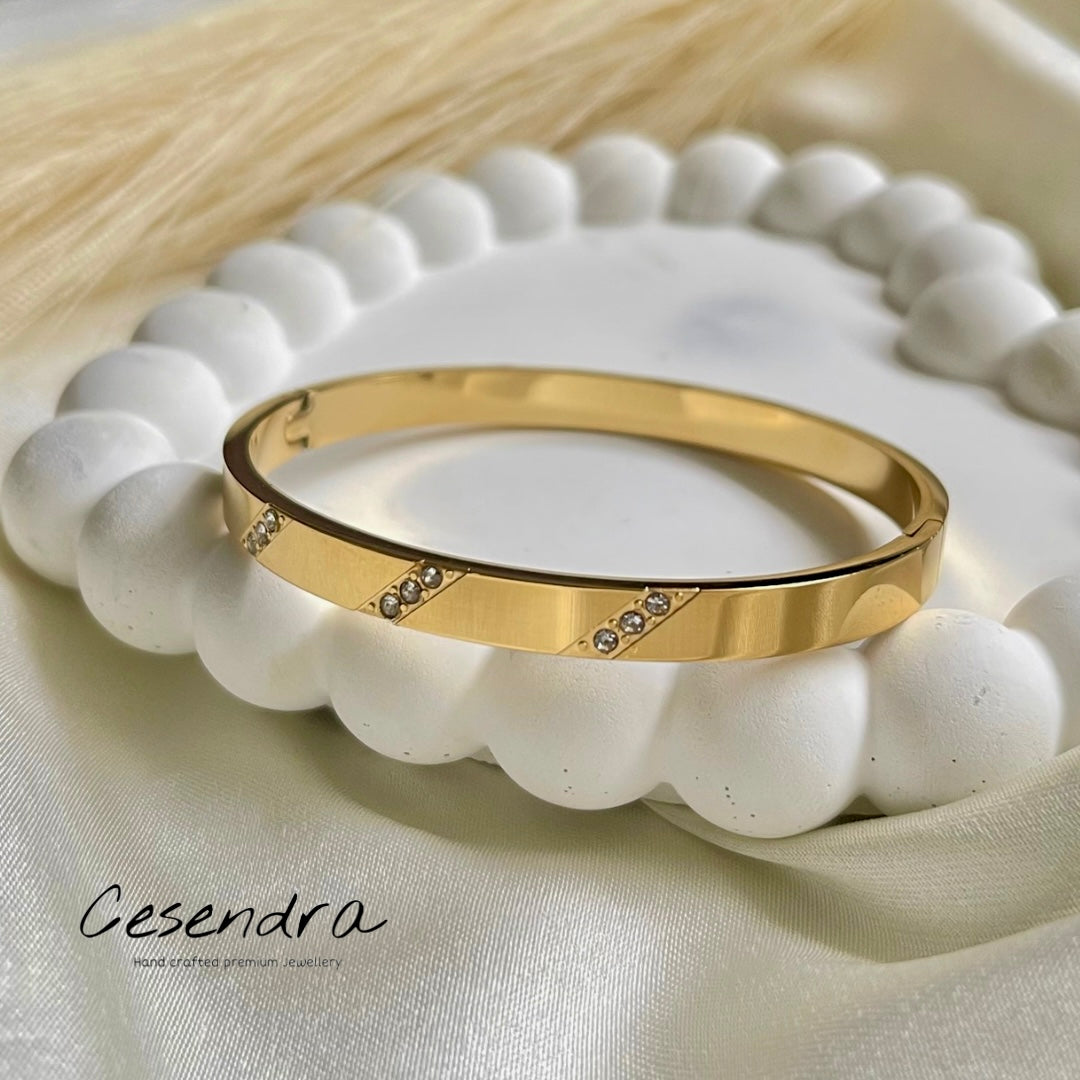 Cut Diamond Bracelet - 18K