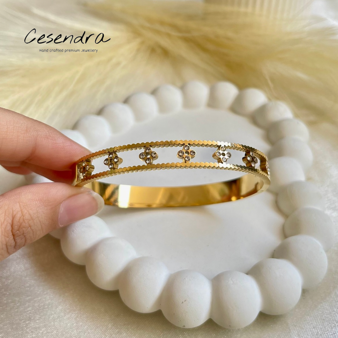 Dainty Florals Bracelet - 18K
