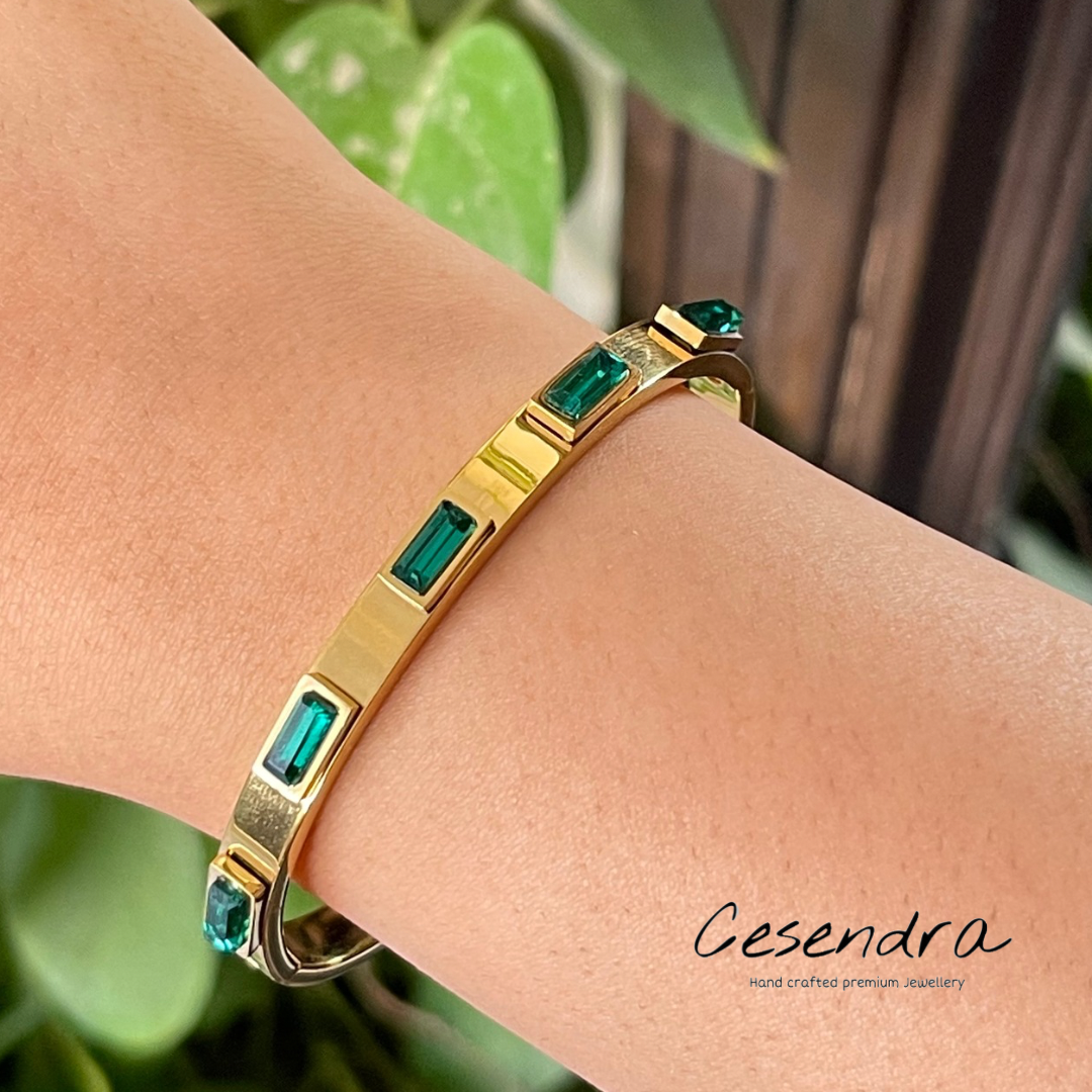 Emerald Elegance - 18K