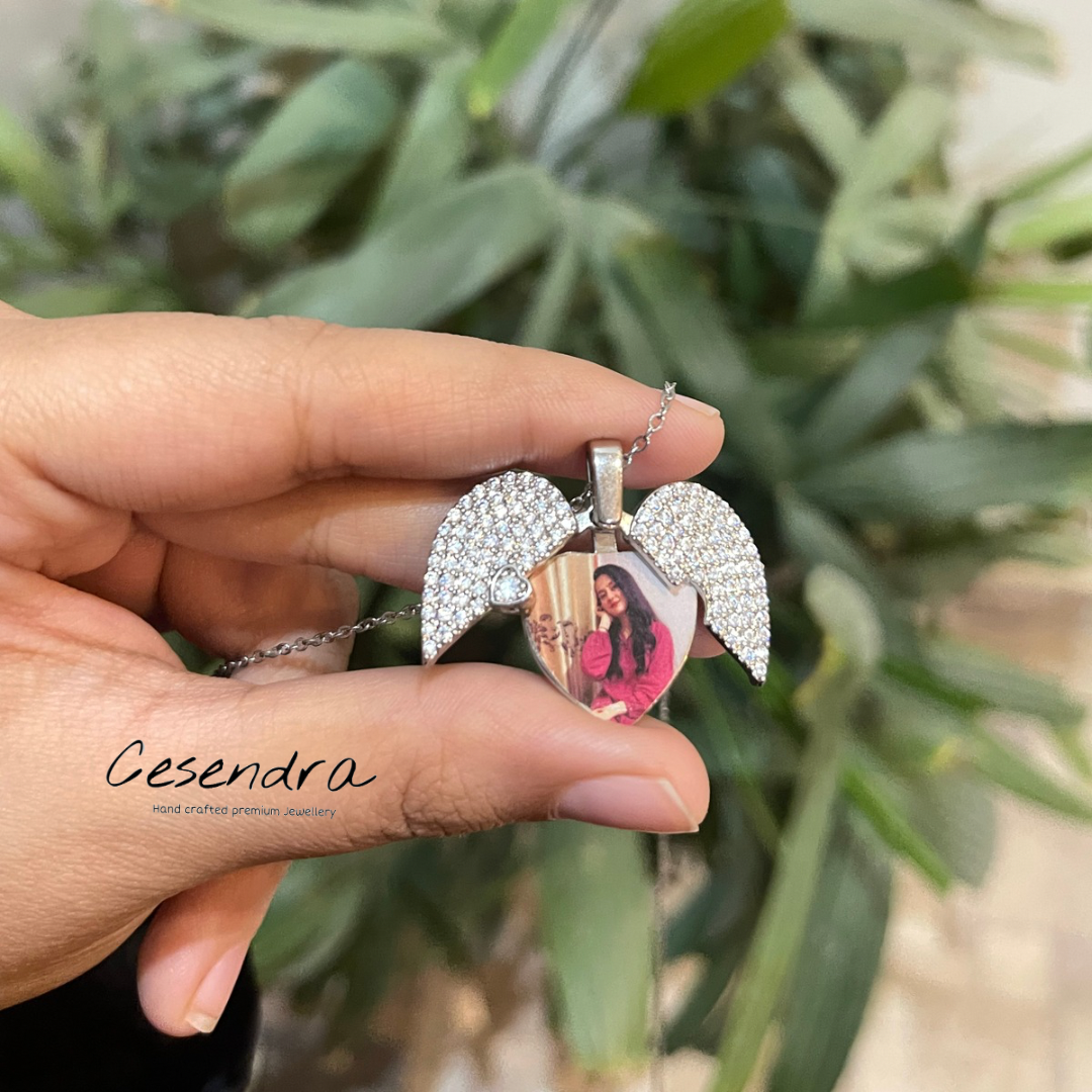 Zircon Heart Picture Necklace -18K