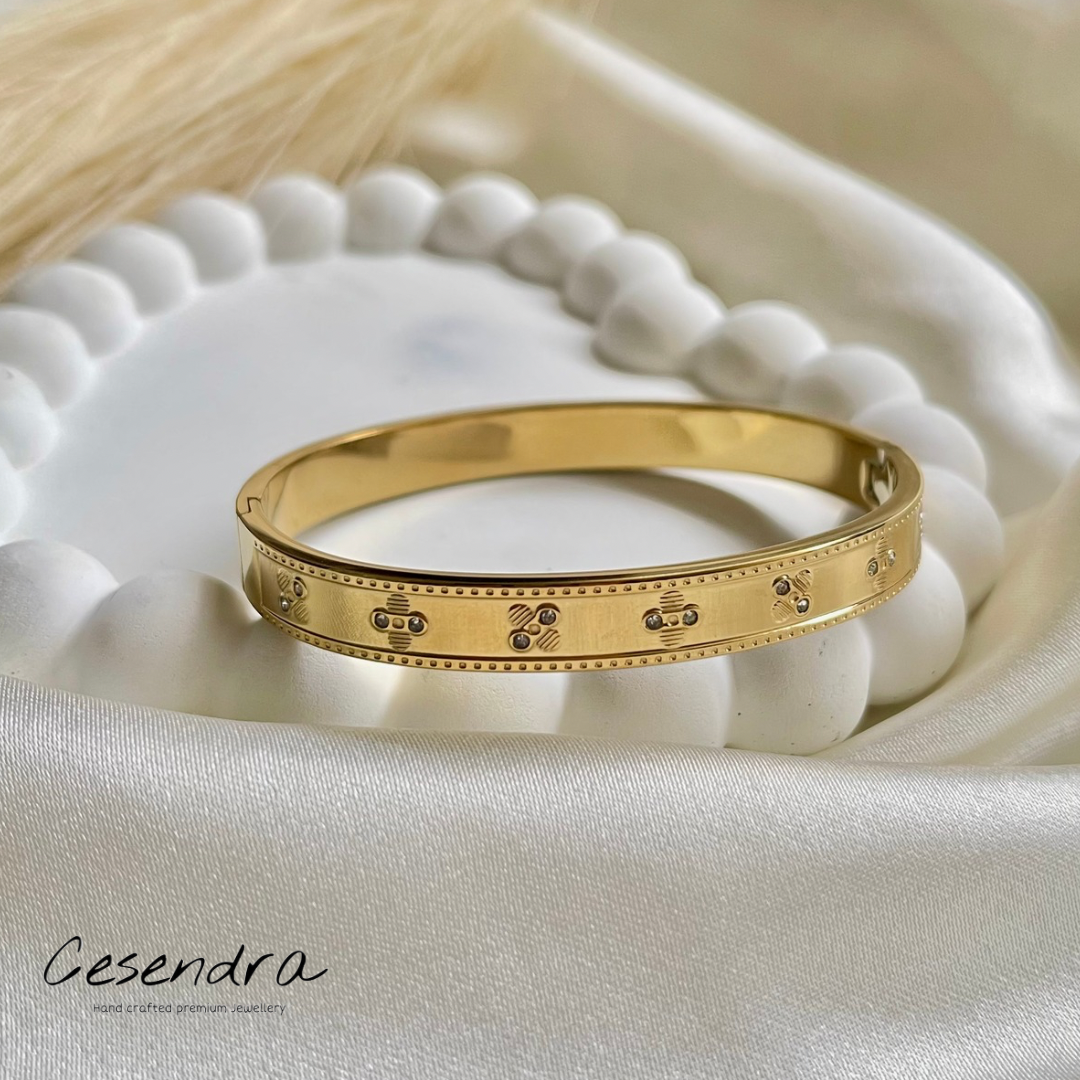 Lady Love Bangle - 18K