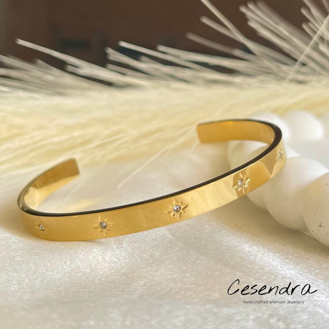 Twinkling Stars Bangle - 18K