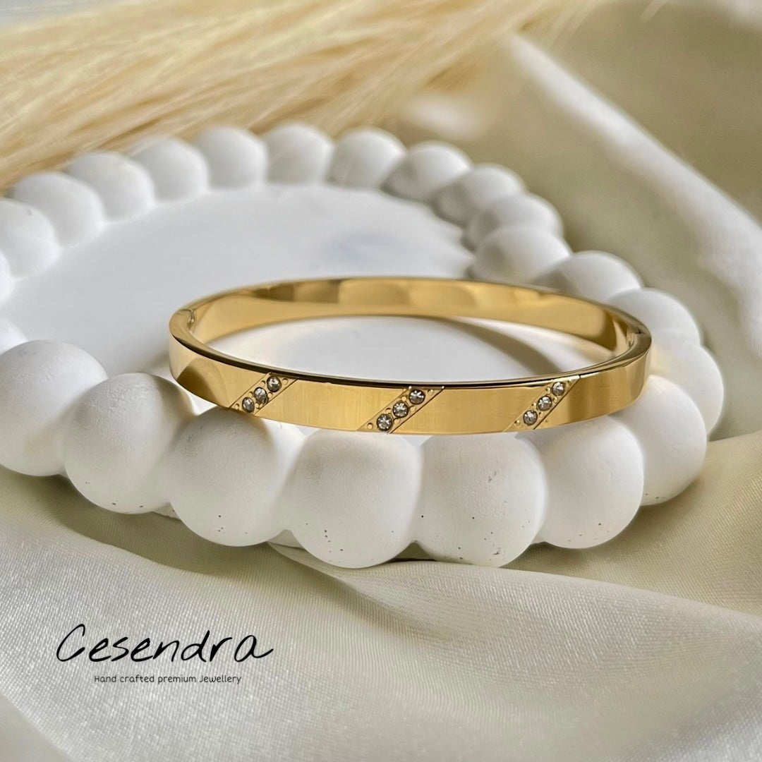 Cut Diamond Bracelet - 18K