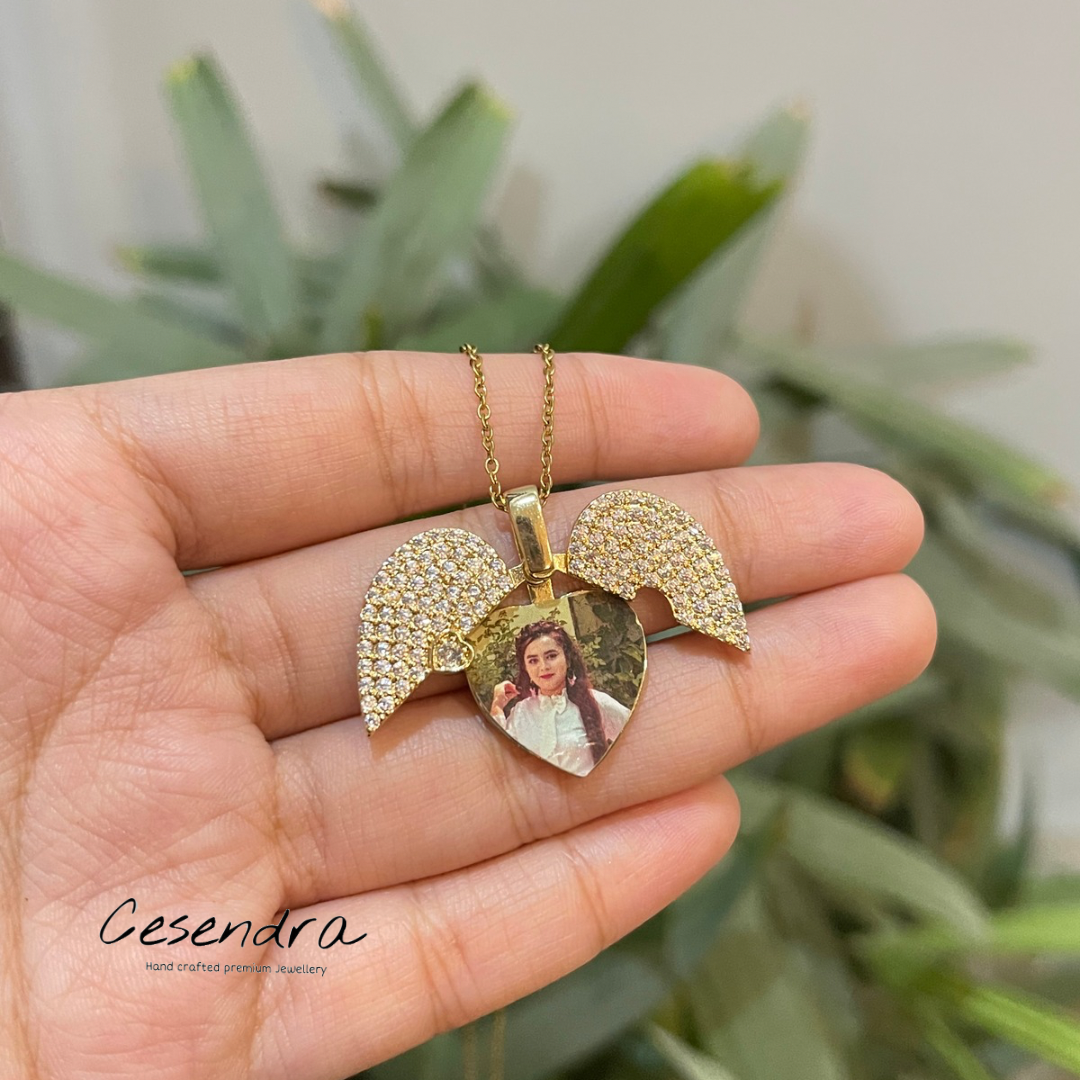 Zircon Heart Picture Necklace -18K