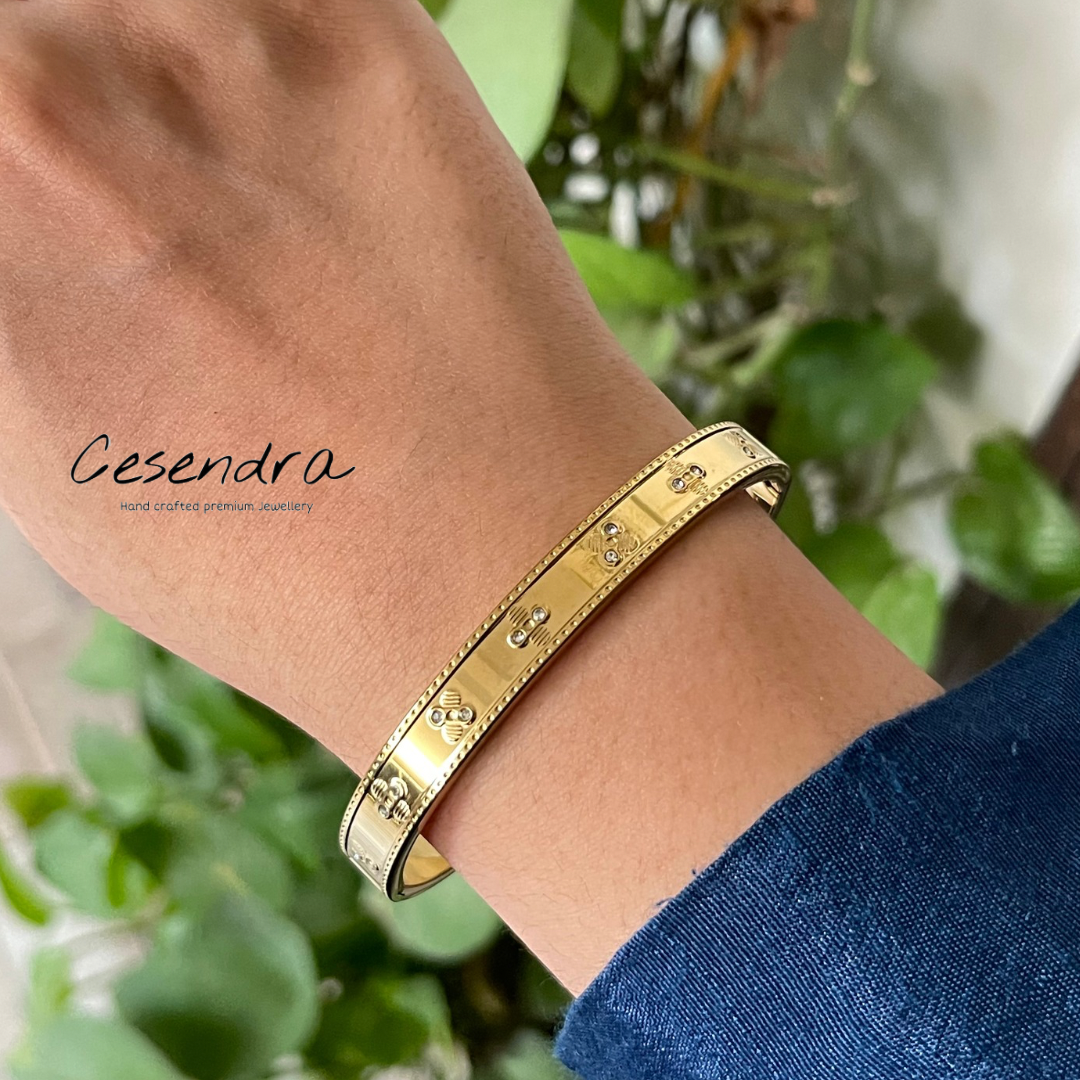 Lady Love Bangle - 18K