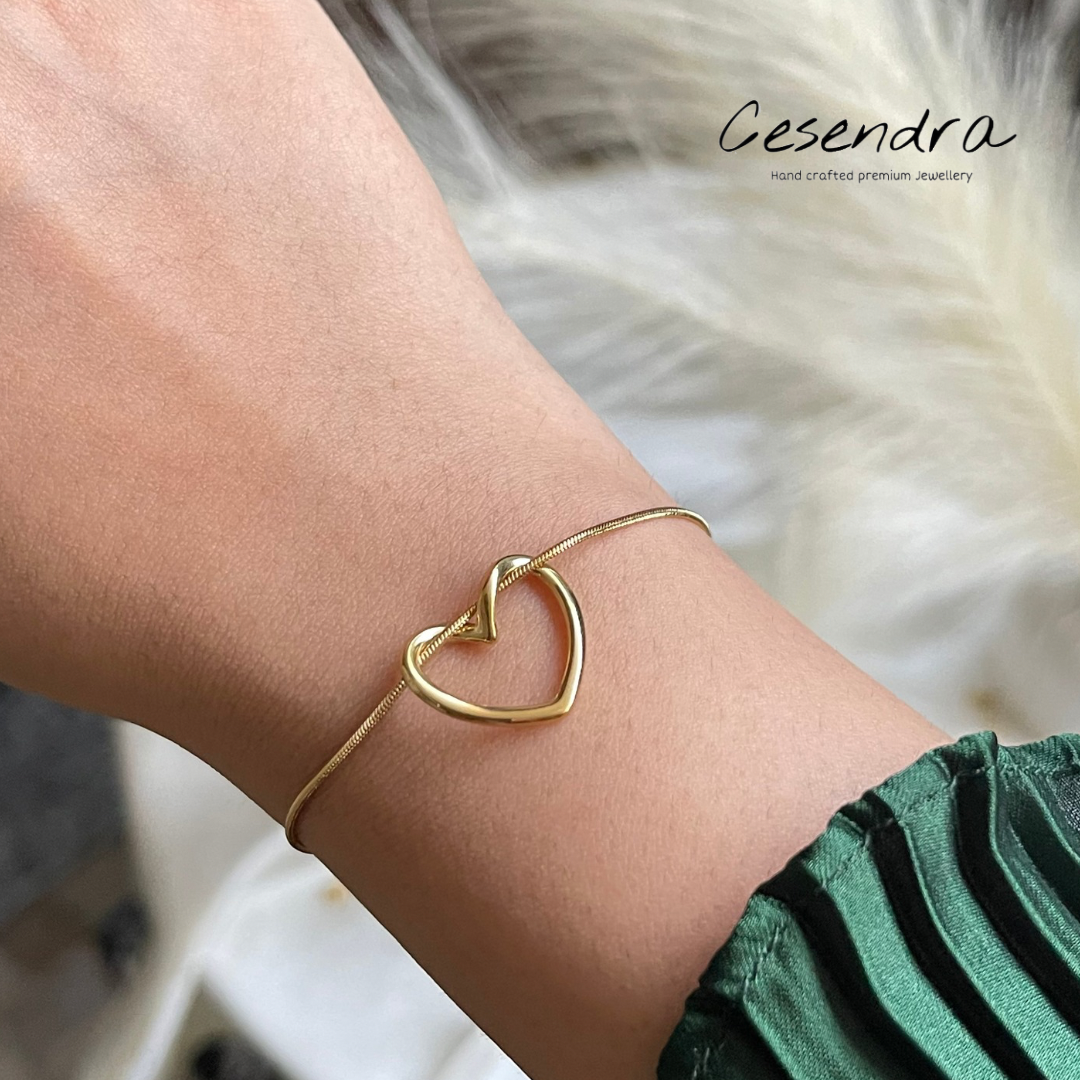 Knot Heart Bracelet - 18K