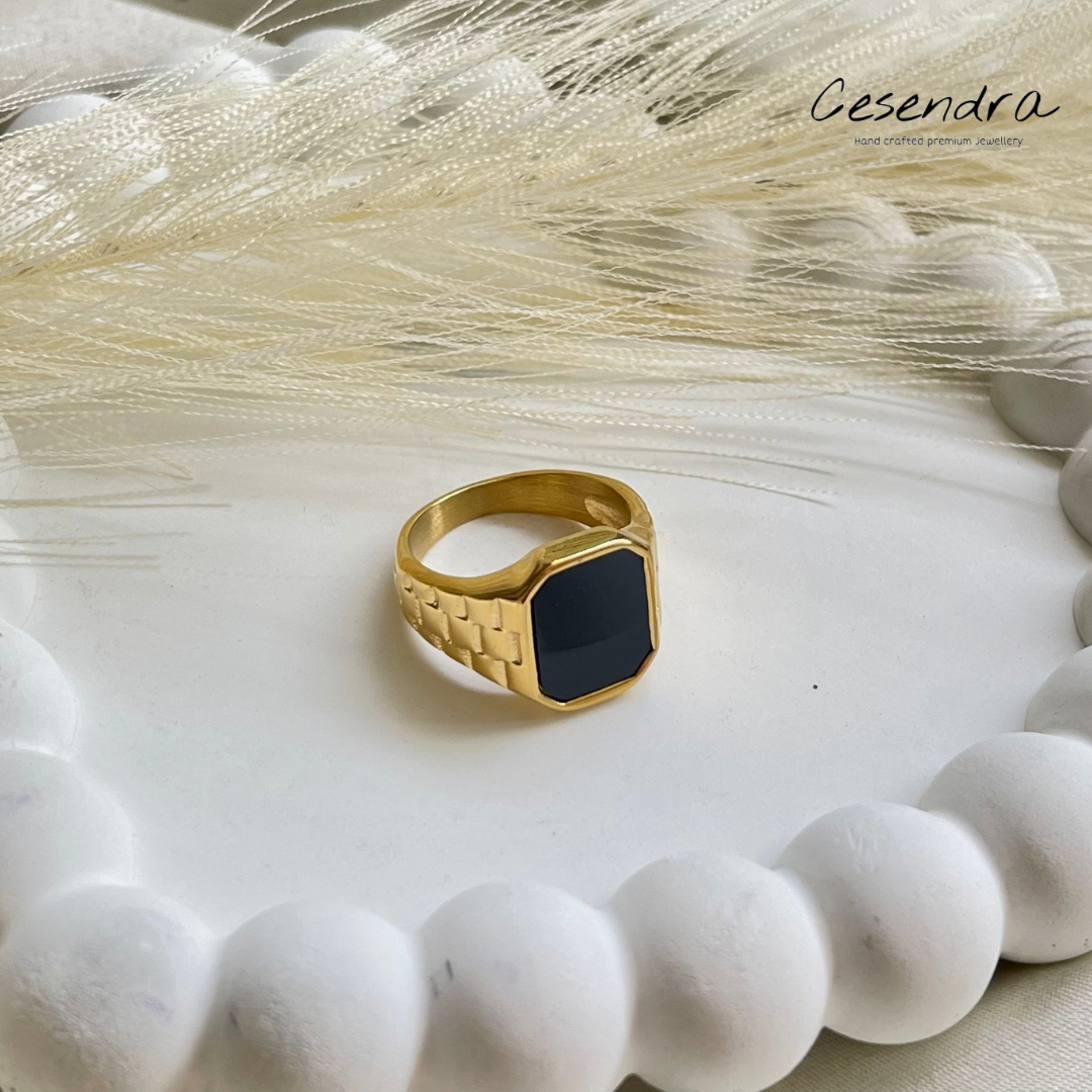 Black Onyx Ring - 18K