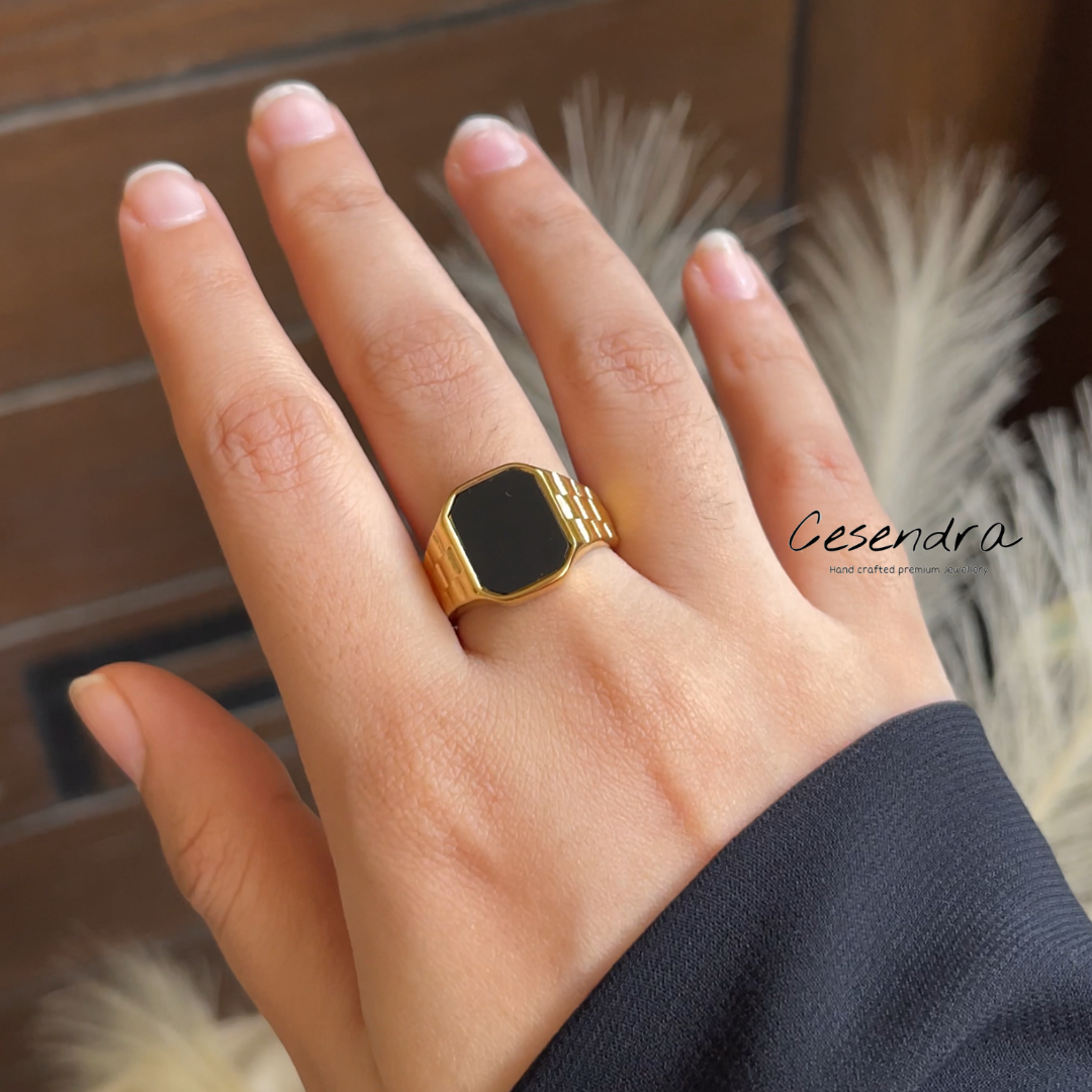 Black Onyx Ring - 18K