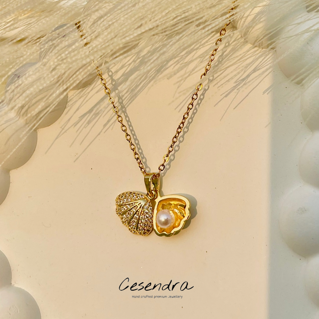 Ocean’s Whisper Necklace -18K
