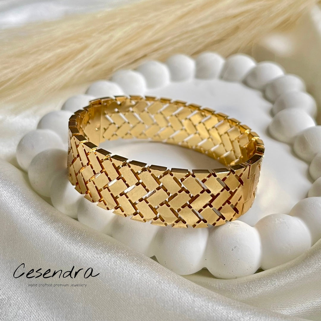 Gothic Inspired Bangle - 18K