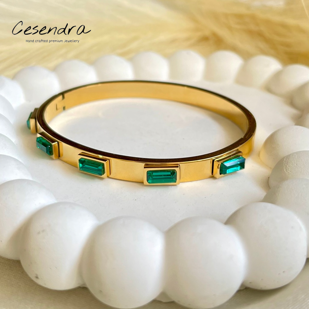 Emerald Elegance - 18K