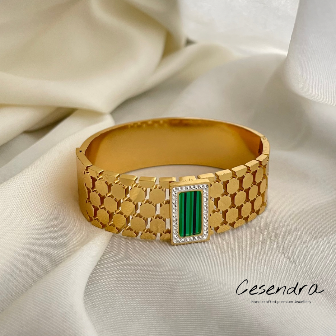 Emerald Glamour Gold Bangle - 18K