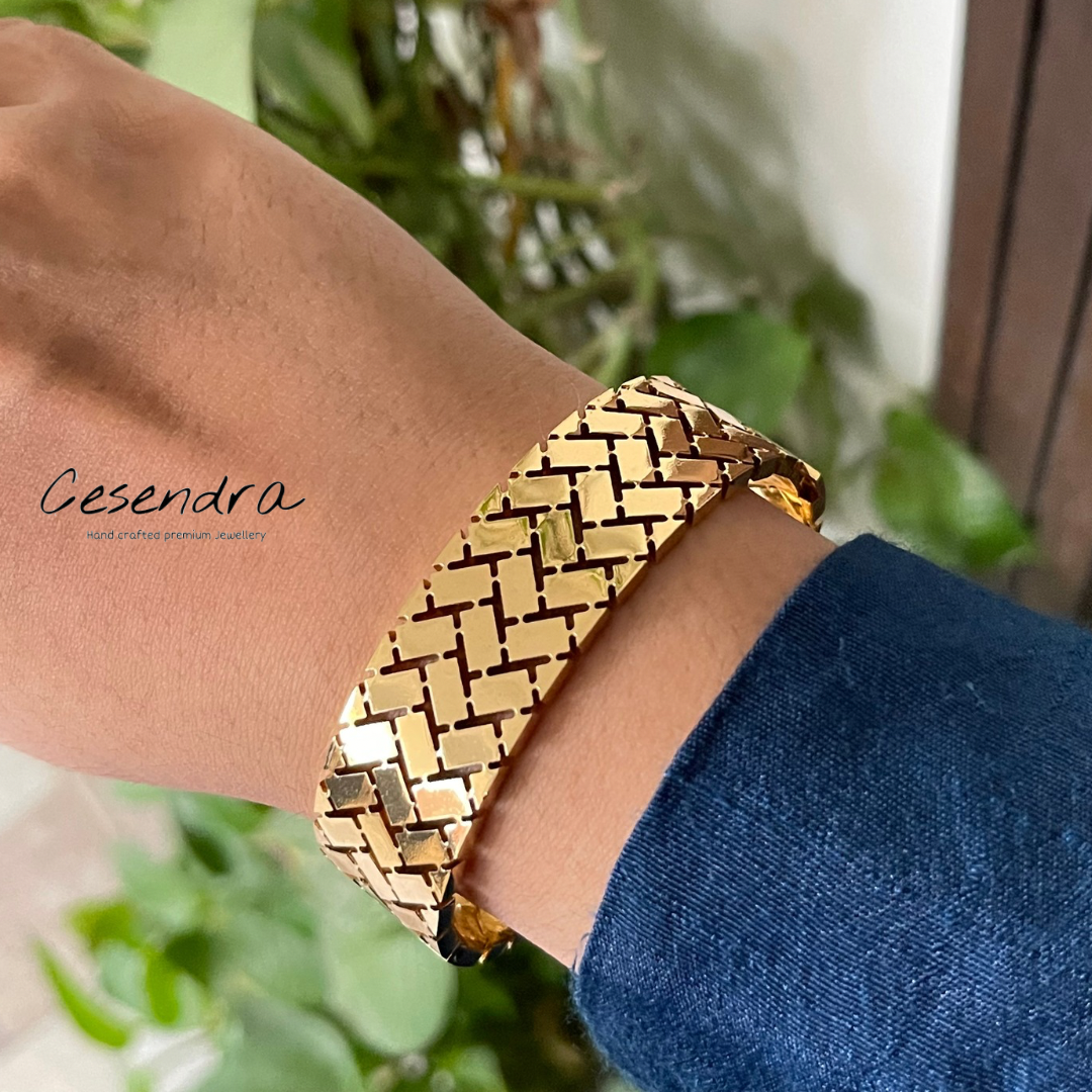 Gothic Inspired Bangle - 18K