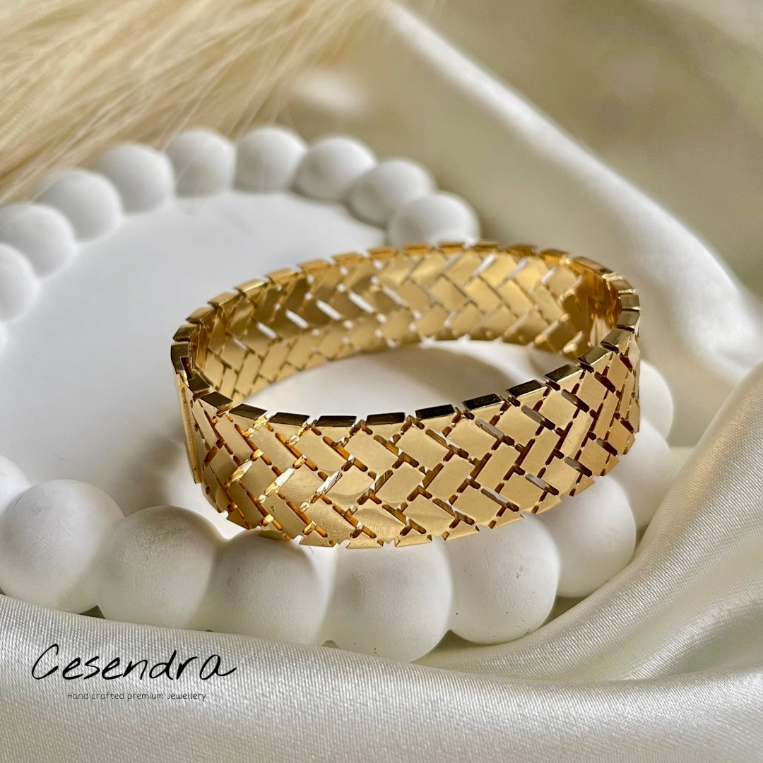 Gothic Inspired Bangle - 18K